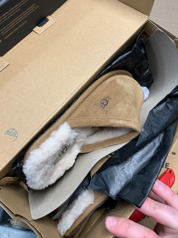 Photo 1 of (SIZE 5) UGG Men's Scuff Slipper, Chestnut