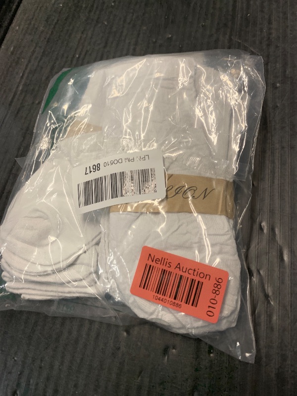Photo 1 of (PARTIAL SET) ($18 VALUE) (BAGGED) RICHBULL 10 Pairs Thin Crew Socks for Men & Women, Breathable Casual Athletic Ankle Socks (White)