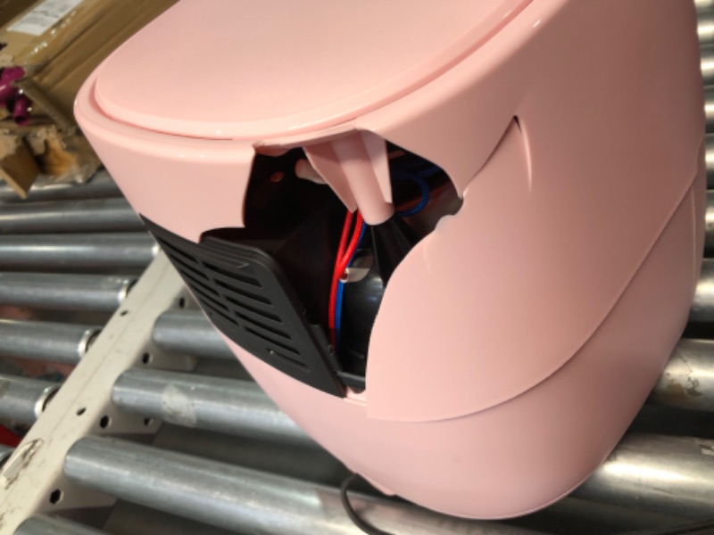 Photo 1 of ***FOR PARTS ONLY - MAJOR DAMAGE - SEE COMMENTS***
Paris Hilton Air Fryer, Large 6-Quart Capacity, Nonstick Made without PFAS, Touchscreen Display, 8-in-1 (Air Fry, Roast, Broil, Bake, Reheat, Keep Warm, Pizza, Dehydrate), Dishwasher Safe, Pink