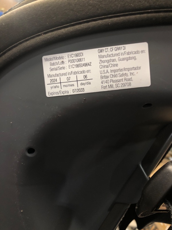 Photo 1 of (base broken)(sold for parts only)Britax Grow with You ClickTight Harness-2-Booster Car Seat, Cool Flow Gray
