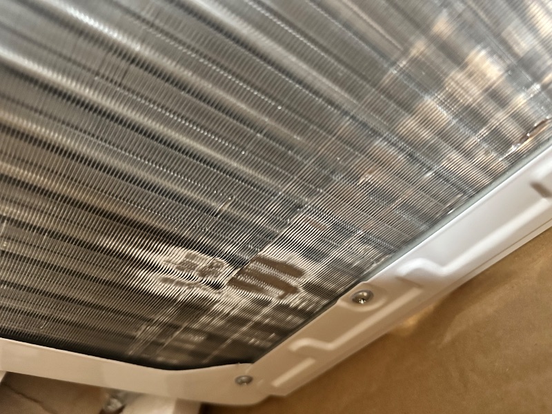Photo 1 of ** PARTS ONLY ** Whirlpool WHAW101CW 10,000 BTU Air Conditioner with Dehumidifier, 115V, Window AC 450 Sq. Ft, Living Room, Bedroom, or Kitchen, with Remote Control, Digital Display, and 24H-Timer, Bright White