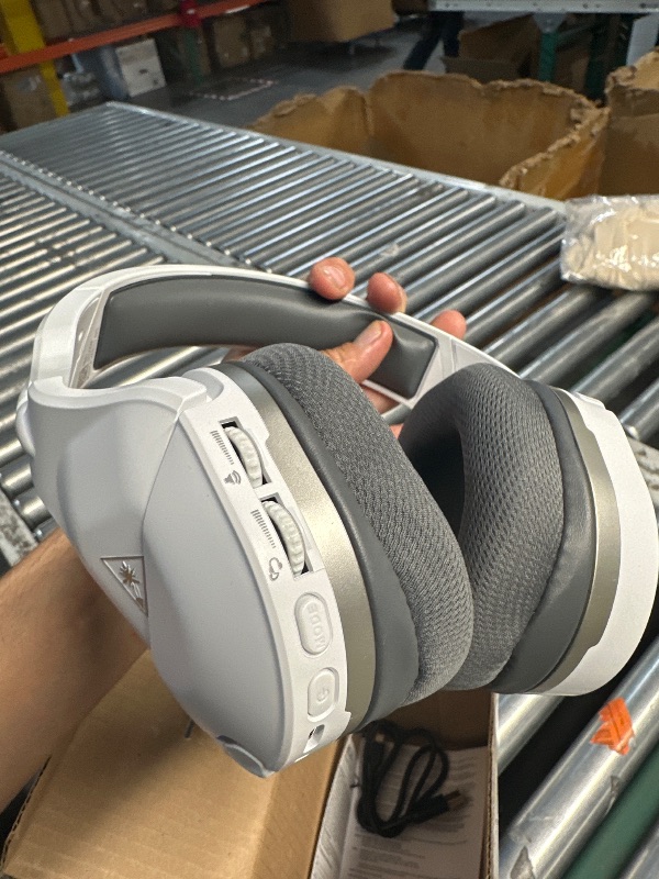 Photo 1 of (missing usb) Turtle Beach Stealth 600 Gen 2 USB Wireless Amplified Gaming Headset for PS5, PS4, PS4 Pro