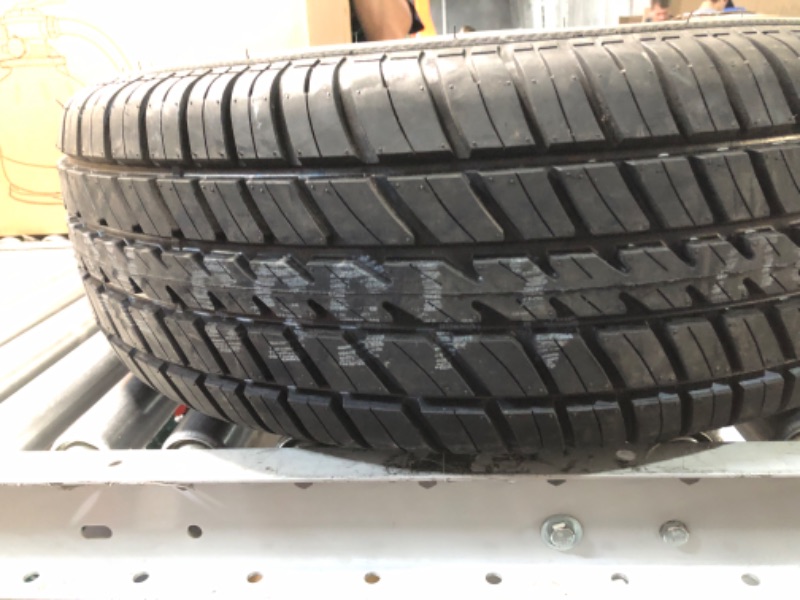 Photo 1 of (dirt and scratches)
Cooper Cobra Radial G/T All-Season P235/70R15 102T Tire