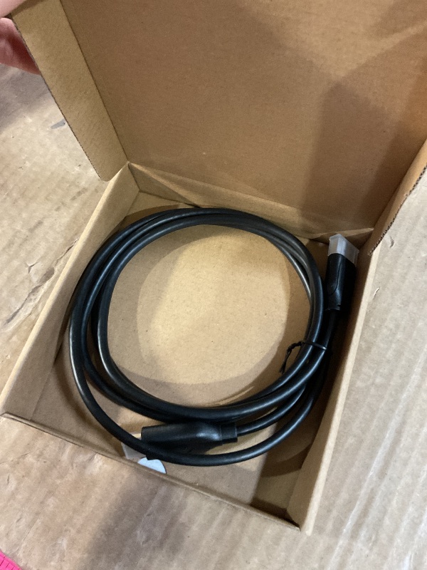 Photo 1 of Amazon Basics DisplayPort to HDMI Cable, Uni-Directional, 4K@30Hz, 1920x1200, 1080p, 6 ft, Black