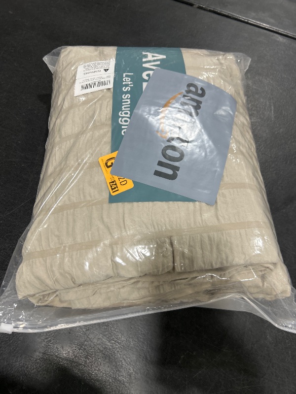 Photo 1 of AveLom Beige Seersucker Duvet Cover Set King Size (104 x 90 inches), 3 Pieces (1 Duvet Cover + 2 Pillow Cases), Ultra Soft Washed Microfiber, Textured Duvet Cover with Zipper Closure, Corner Ties