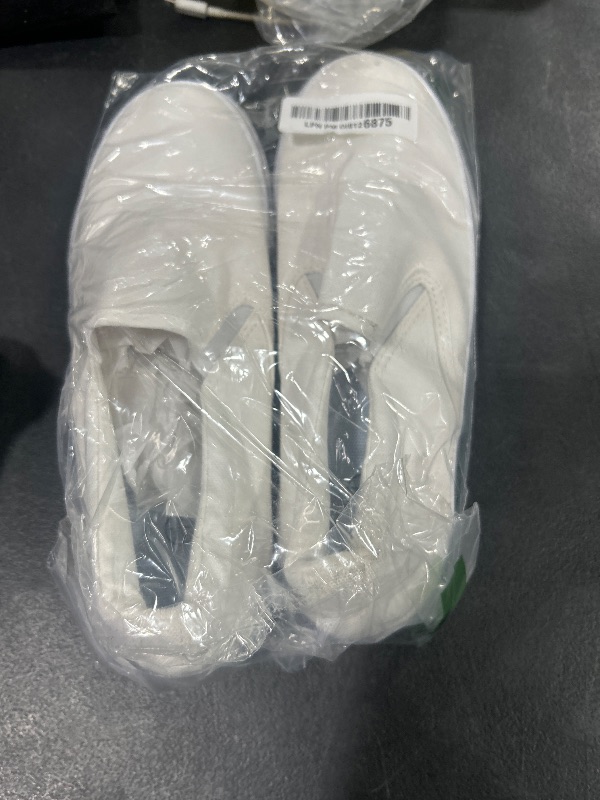 Photo 1 of Women's Canvas Slip On Sneakers Fashion Flats Shoes White Canvas Shoes(White.US8)