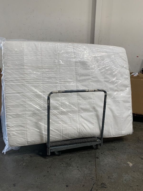 Photo 1 of ZINUS 12 Inch Euro Top Pocket Spring Hybrid Mattress, Queen, Pressure Relief, Pocket Innersprings for Motion Isolation, Mattress in A Box