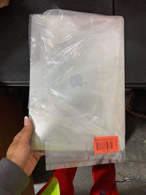 Photo 1 of *PARTS ONLY*  *PARTS ONLY**PARTS ONLY**PARTS ONLY**PARTS ONLY*Apple 2020 MacBook Air Laptop M1 Chip, 13" Retina Display, 8GB RAM, 512GB SSD Storage, Backlit Keyboard, FaceTime HD Camera, Touch ID. Works with iPhone/iPad; Silver