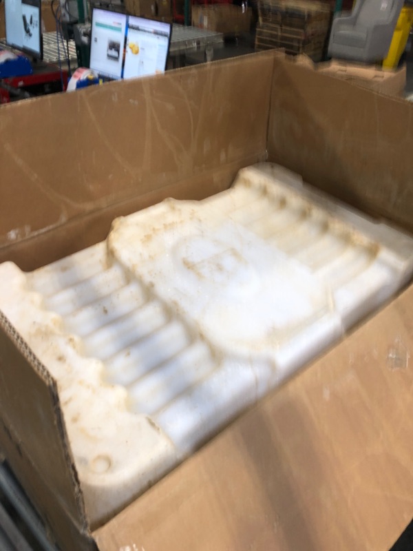 Photo 1 of ***Item is very dirty*** AM-TANK 40 Gallon Portable DEF Tank Low Profile to fit Under Truck Tonneau Cover with 12V Pump, 13ft Hose and Nozzle