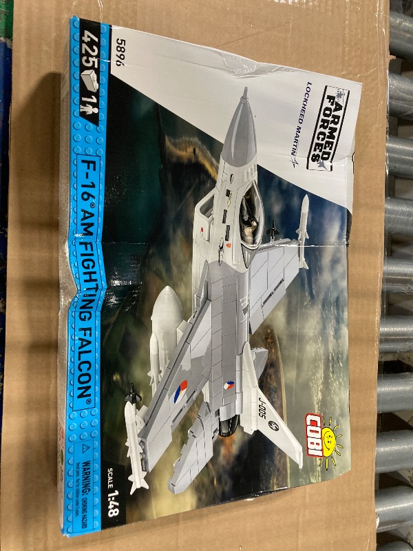 Photo 2 of ***NEW FACTORY SEALED***F-16C Fighting Falcon 420 KL. COBI-5896