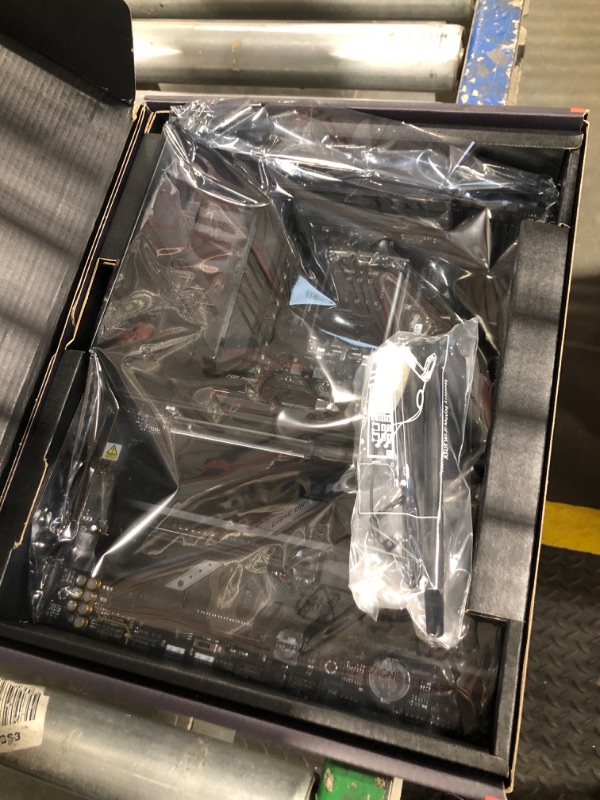 Photo 1 of ASUS ROG Strix Z790-E Gaming WiFi Intel Z790 LGA 1700 ATX