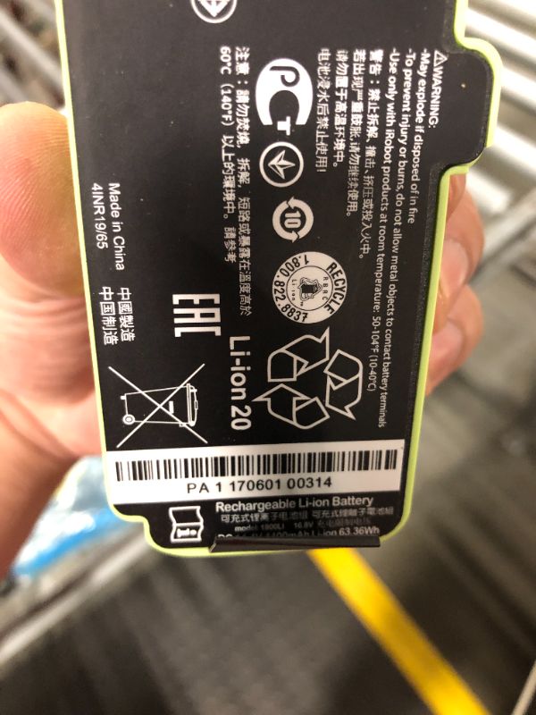 Photo 1 of 4400mAh for iRobot Battery Replacement Roomba Battery Compatible with Roomba 890 891 895 877 860 850 805 801 700 695 690 685 680 677 675 671 670 665 652 640 614 615 500 400 blade 15 Series 1800Li