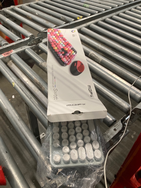 Photo 1 of Wireless Keyboard and Mouse Combo, Ergonomic Full Size Typewriter Retro Round Keycaps Keyboard, Compatible with Windows, PC, Perfer for Home and Office Keyboards?Green?