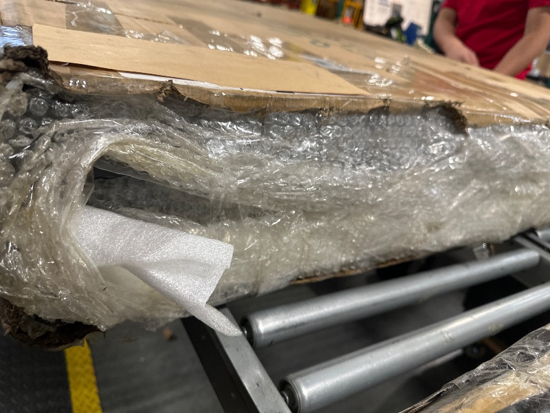 Photo 1 of ZINUS 4 Inch Box Spring with Cover, No Assembly Mattress Foundation, Sturdy Metal Structure, Split King, White