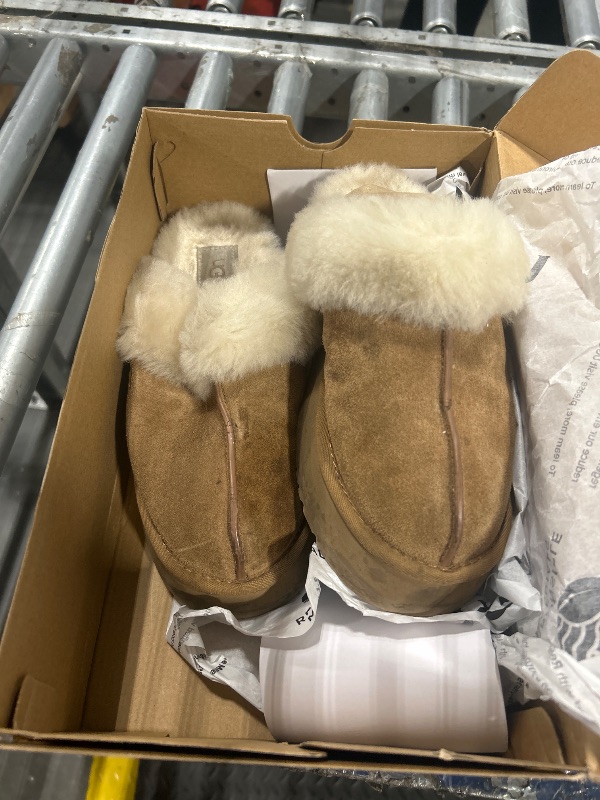 Photo 1 of **VERY USED**UGG Women's Disquette Slipper, Chestnut, 7