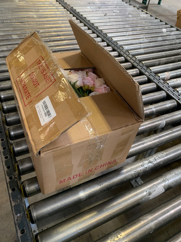 Photo 1 of Artificial Flower Bouquet Fake Flowers Artificial Rose Flowers 12 Heads Silk Flowers Rose Bouquet for Home Bridal Wedding Party Festival Decor Faux Flowers Floral