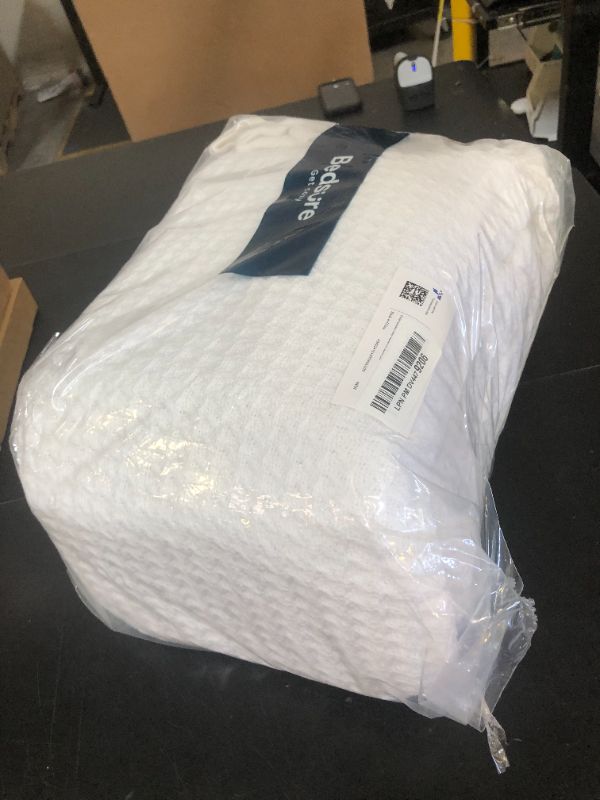 Photo 1 of Bedsure 100% Cotton Blanket Queen Size for Bed - Breathable and Soft, Waffle Weave Blanket for Summer Spring, White, 90x90 Inches