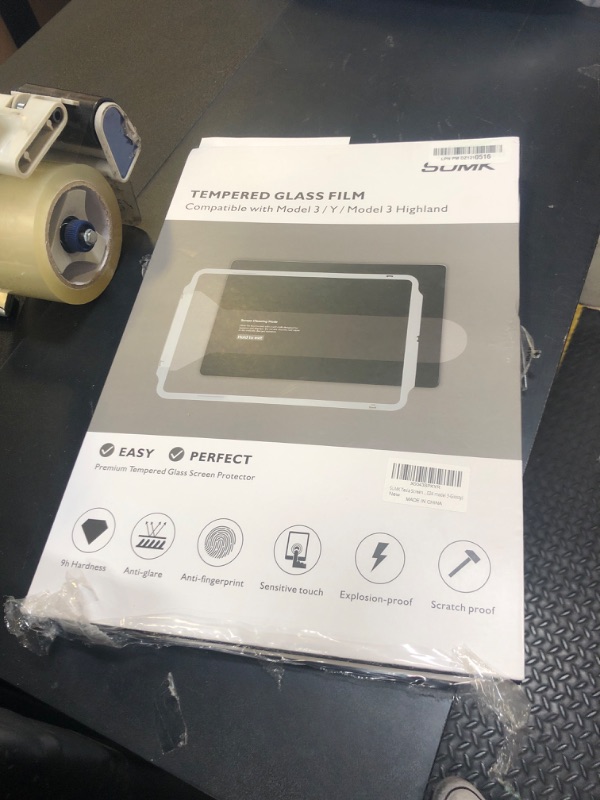Photo 1 of SUMK Tempered Glass Screen Protector for Tesla Model Y Juniper Accessories 2026 & for Tesla Model 3 Highland Accessories 2024 2025 [HD & 9H Anti-scratch] 15.4 Inches - 2pcs [Glossy]
