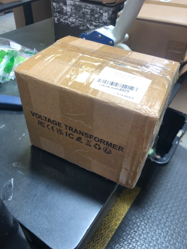 Photo 1 of Yinleader 500W US to Japan Voltage Converter 120V to 100V Step Down Transformer for Japanese Appliances (Turntable/Player/Amplifier/yogurtia/Consoles/Synthesizers, etc.) in US