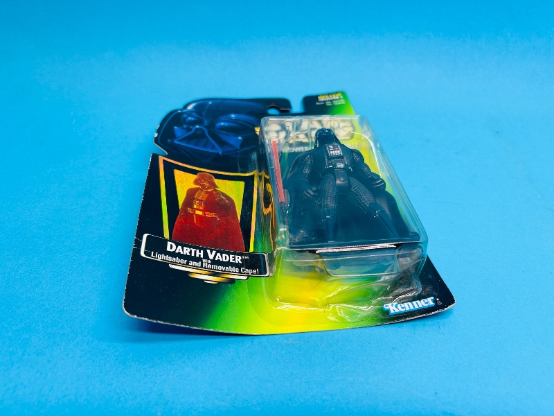 Photo 1 of 195051…2 Star Wars the power of the force figures-1bent package 