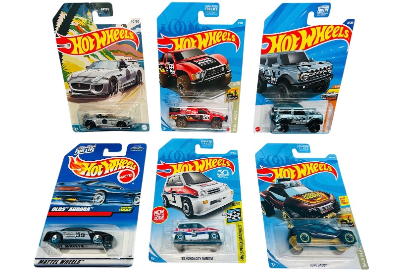 Photo 1 of 195057… 6 hot wheels die cast cars 