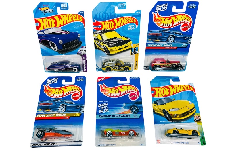Photo 1 of 195060… 6 hot wheels die cast cars 