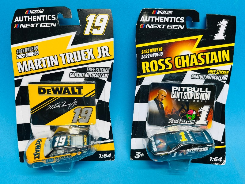 Photo 1 of 195062… 2 NASCAR die cast cars 