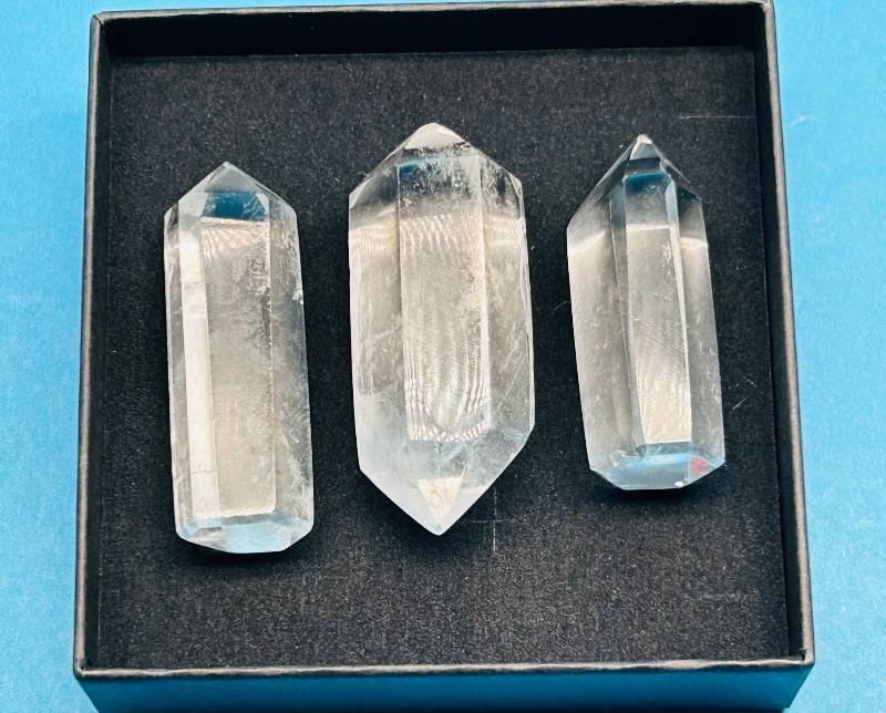 Photo 1 of 195174…3 crystals in gift box
