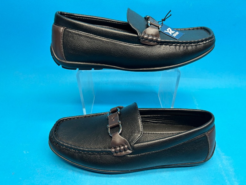 Photo 1 of 195299…size 7 loafers- like new condition 