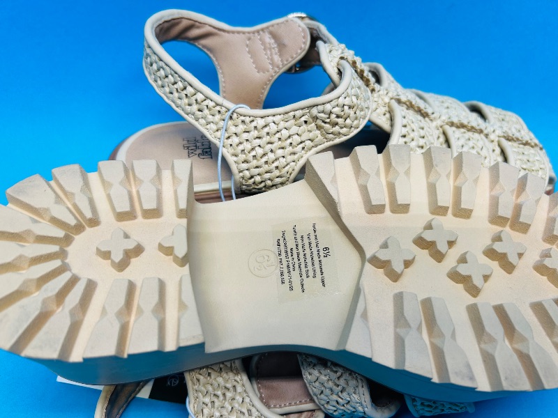 Photo 1 of 195300…size 6.5 memory foam sandals- like new condition 