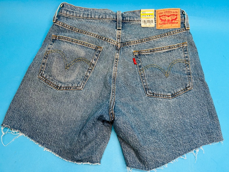 Photo 1 of 195307…Levi’s 501 mid-thigh shorts W30  -like new condition 