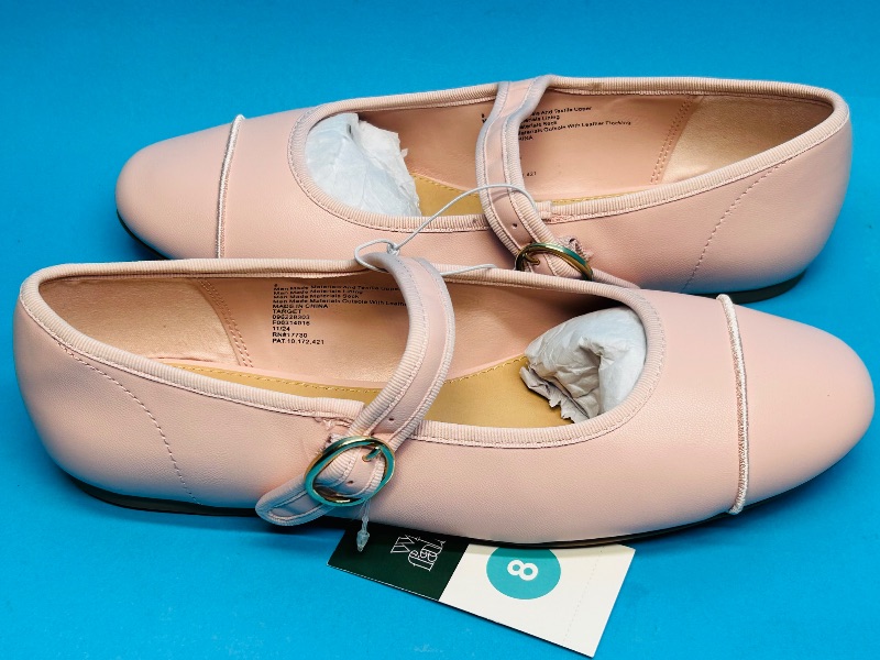Photo 1 of 195318…size 8 flats-like new condition