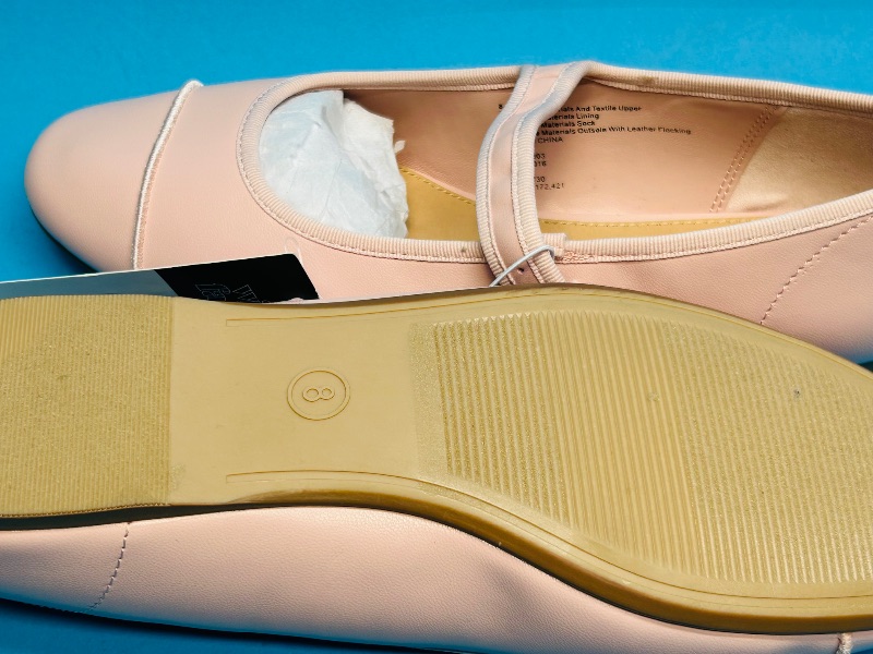 Photo 1 of 195318…size 8 flats-like new condition