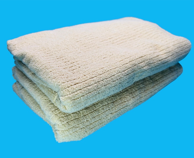 Photo 1 of 195375… like new condition 2 huge Threshold 5 foot by 3 foot bath/beach towels