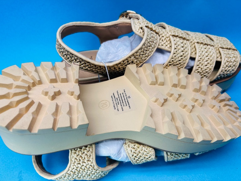 Photo 1 of 195455…size 10 memory foam sandals - new condition 