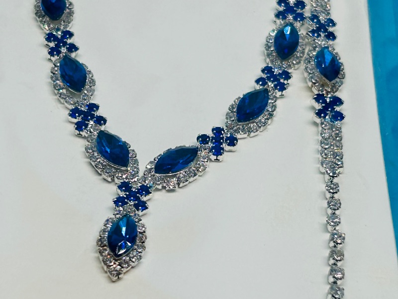 Photo 1 of 195457…2 sets fashion jewelry-Christina Collection 