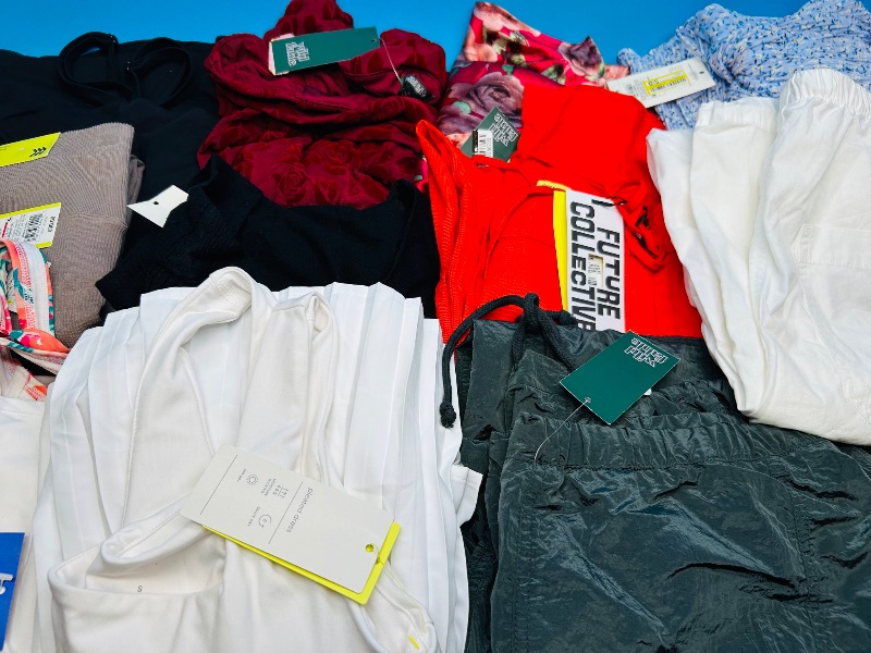 Photo 1 of 195500…  final sale no returns/refunds- ladies clothing all sizes - 30 items like new condition 