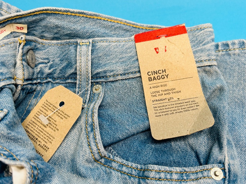 Photo 1 of 195501…Levi’s cinch baggy jeans 30w 31L-like new condition 