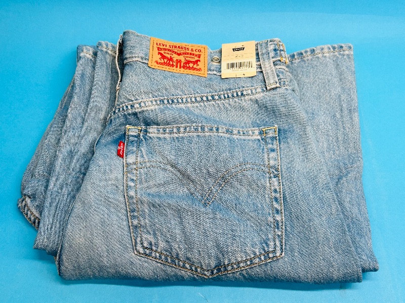 Photo 1 of 195501…Levi’s cinch baggy jeans 30w 31L-like new condition 