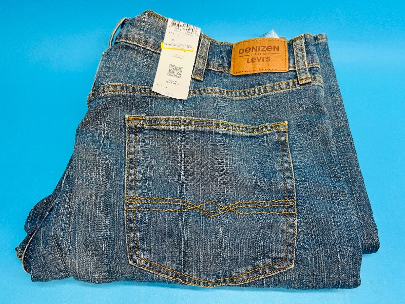 Photo 1 of 195512…Denizen from Levi’s 285 relaxed fit jeans 38 X 32 -like new condition 