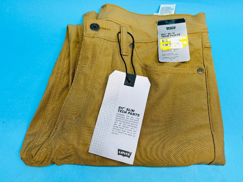 Photo 1 of 195518…Levi’s 511 stretch tech pants 32 x 32 - like new condition 