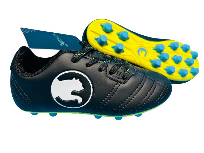 Photo 1 of 195535…kids Size 12 Procat by Puma cleats -like new condition 