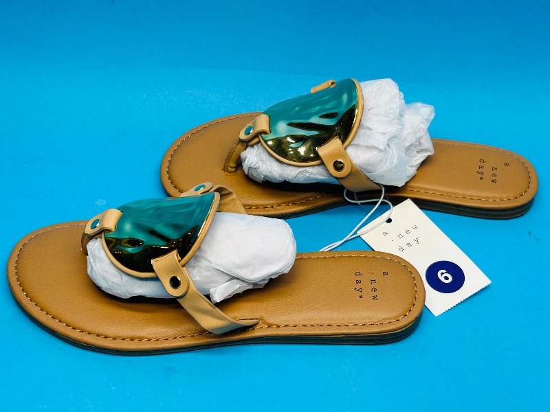 Photo 1 of 195543…size 6 sandals-like new condition 