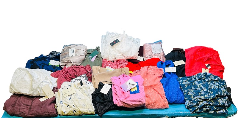 Photo 1 of 195545… final sale no returns/refunds- ladies clothes all sizes 30 items-like new condition