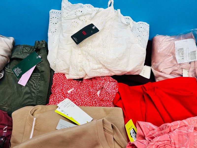 Photo 1 of 195545… final sale no returns/refunds- ladies clothes all sizes 30 items-like new condition 