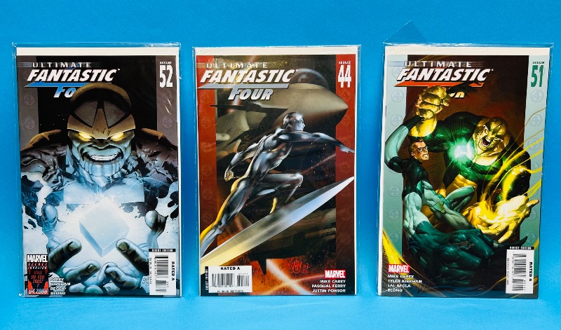 Photo 1 of 195574…3 ultimate Fantastic Four comics in plastic sleeves 