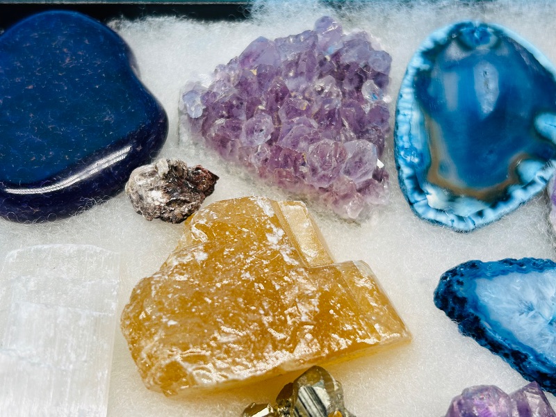 Photo 1 of 195862… rock collection- agates, pyrite (fools gold), crystal, polished, amethyst in glass top display