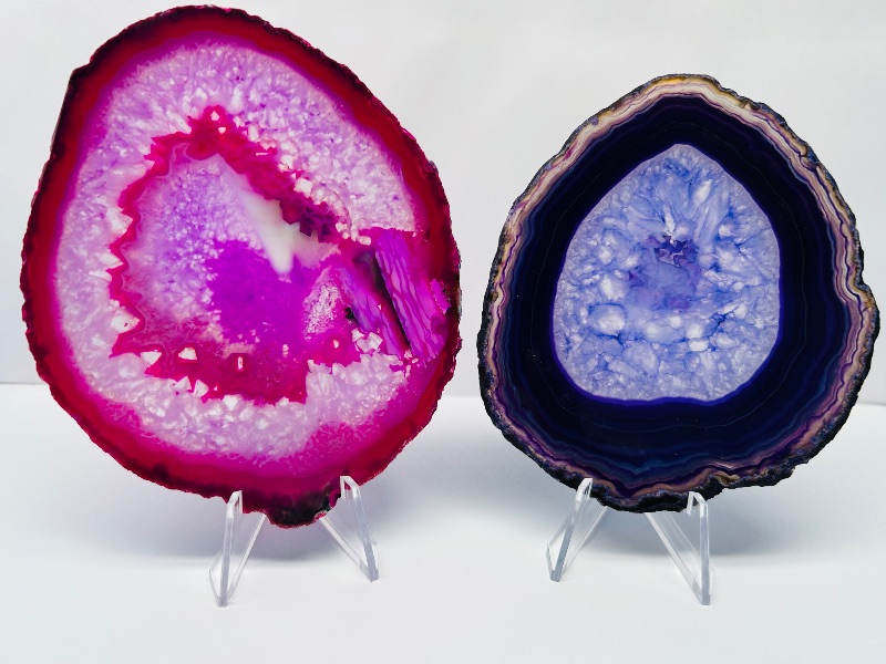 Photo 1 of 195863…2 agate slices with stands 4.5 and 5”
