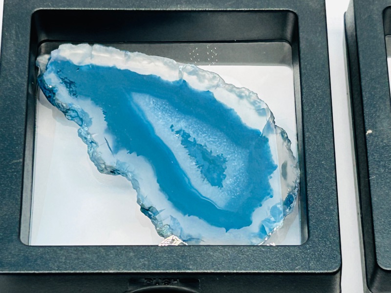 Photo 1 of 195869…4 small agate slices in 2.5” displays