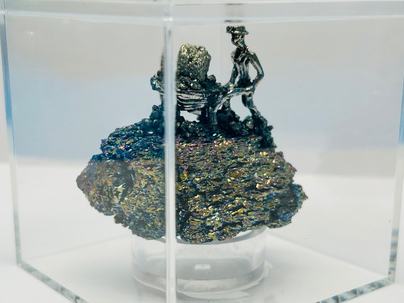 Photo 1 of 195872…miner on electroplated rainbow rock in 3 x 3” display case